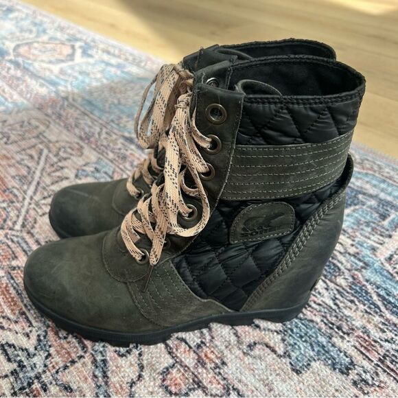 Sorel Lexi Wedge Boot Olive Green and Black Quilted Leather Ankle Boots Size 8 - Picture 6 of 10